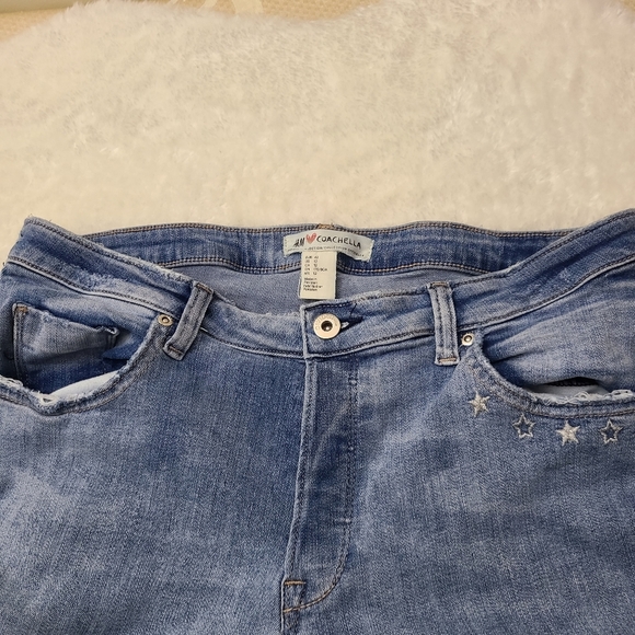 H&M x Coachella distressed straight leg raw hem lightwash button-fly jeans,Sz 12 - Picture 12 of 14